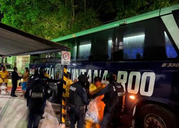 Mudan a 54 reos del Cereso de Cancún al de Chetumal