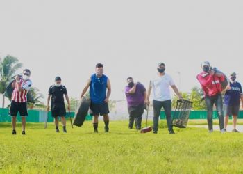 Continúan en Isla Mujeres las tareas de limpieza en espacios deportivos