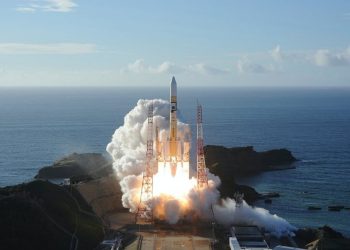 Emiratos Árabes Unidos lanza su primera misión espacial buscando llegar a Marte