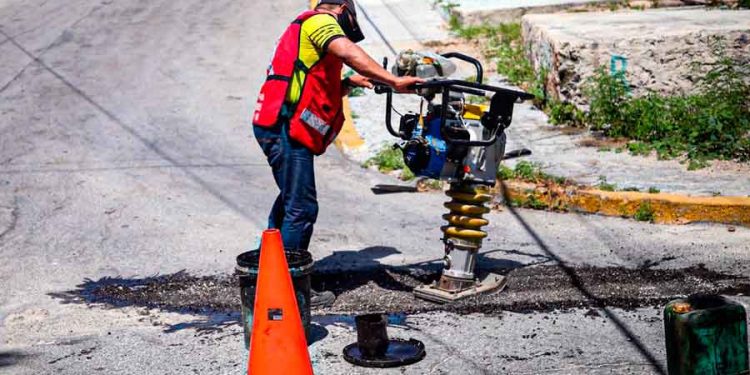 En Isla Mujeres reactivan también programa de bacheo
