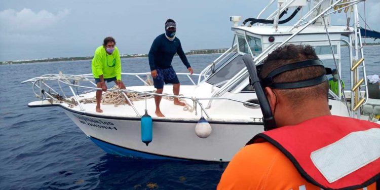 Rescatan en inmediaciones de Cozumel a ocho personas por la Semar