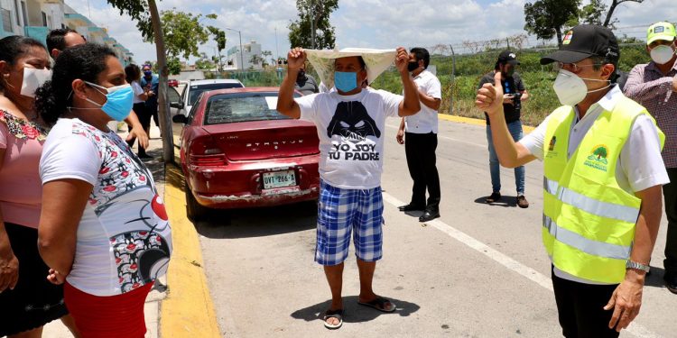 Entrega el gobernador Carlos Joaquín el apoyo alimentario número un millón y reconoce la labor de brigadistas y voluntarios