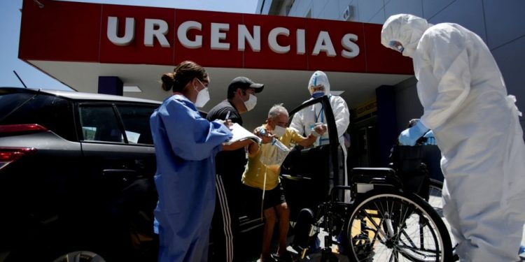 Muertes por COVID-19 en México ascienden a 42 mil 645