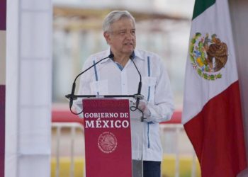 AMLO anuncia REDUCCIÓN del IVA e ISR en el sur-sureste del país