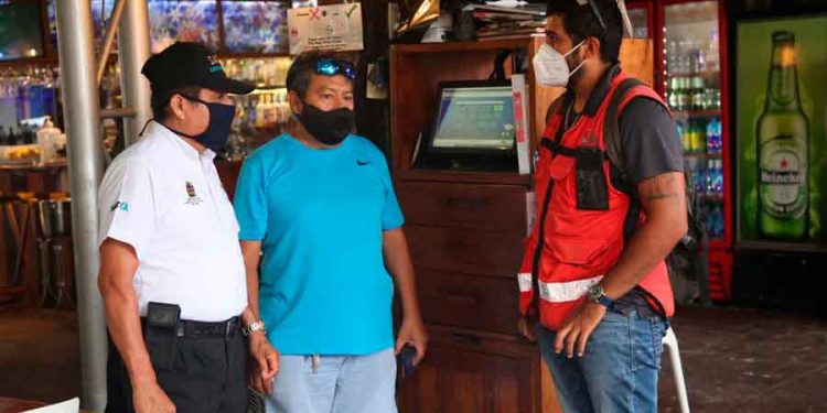 Sefiplan y Fiscalización se aseguran que negocios en Isla Mujeres respeten medidas sanitarias