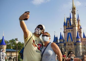 Florida registra récord de personas fallecidas por covid-19