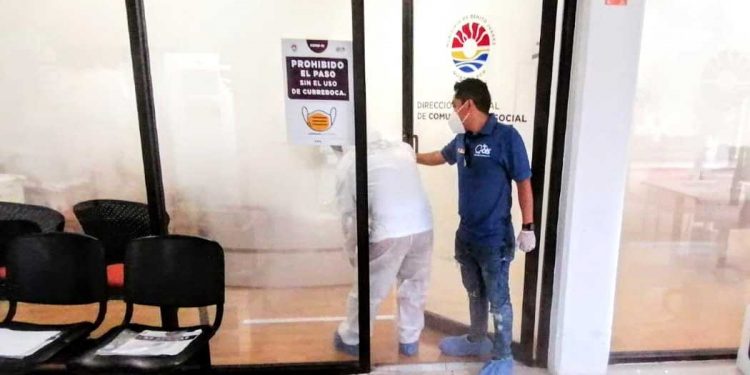 Continúan los trabajos de sanitización en ayuntamiento de Benito Juárez