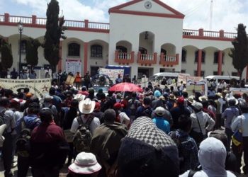 ¡COVID-19 es obra de Bill Gates!… más de mil indígenas protestan en Chiapas