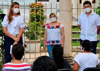 Escucha Marybel Villegas a los vecinos de la Región 90 en Cancún