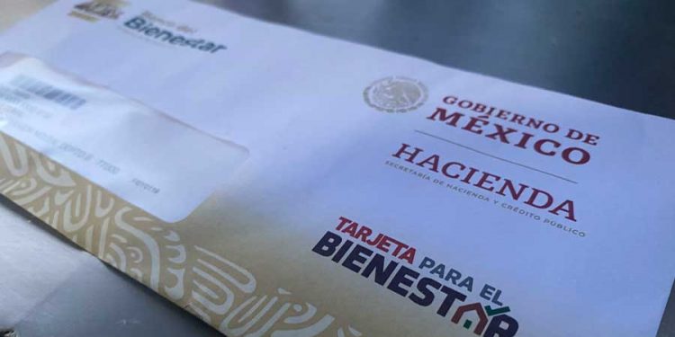 Reciben taxistas créditos del Gobierno Federal