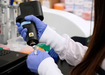 EU siembra dudas sobre vacunas de China y Rusia