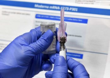 Vacuna de Moderna logra respuesta inmune en adultos mayores