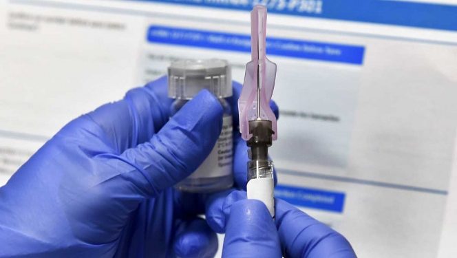 Vacuna de Moderna logra respuesta inmune en adultos mayores