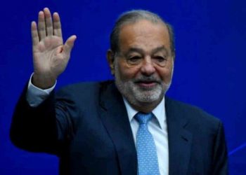 Carlos Slim financiará producción en México de vacuna contra COVID-19