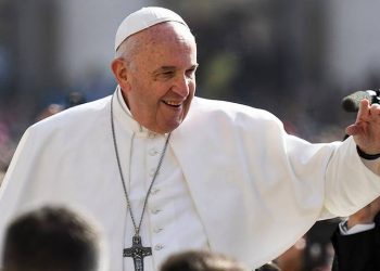 Papa Francisco dona más de 294 mil dólares a Líbano tras explosión