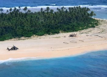 Rescatan a 3 personas de una isla desierta en el Pacífico