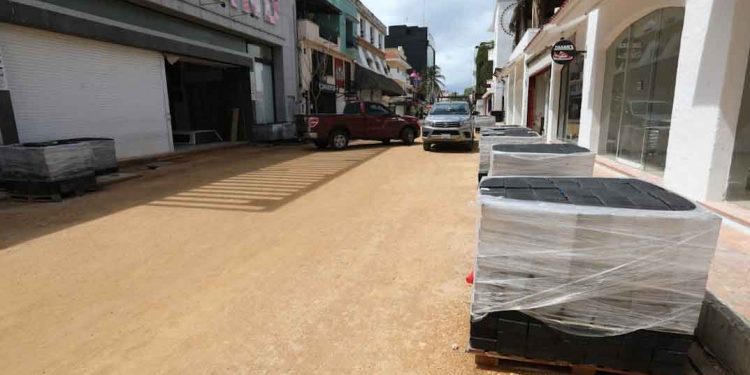 Red de drenaje llegará a los negocios de la Quinta Avenida: Laura Beristain