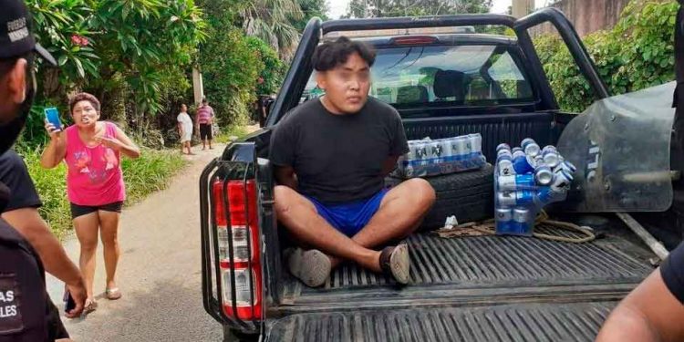 Ofrecía el Six en 500 pesos y por abusar en el precio lo delatan ante la policía