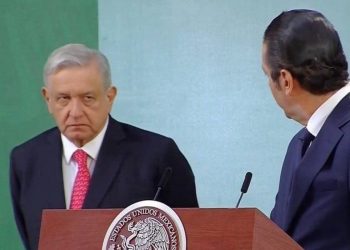 Frente a AMLO, gobernador de Querétaro rechaza acusaciones de Lozoya
