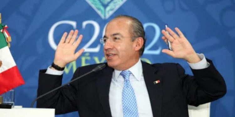 ‘Me hacen los mandados’, responde Felipe Calderón a acusaciones