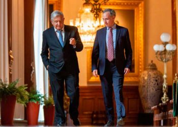 AMLO descarta cambio de estrategia a pesar de los 50 mil muertos por Covid