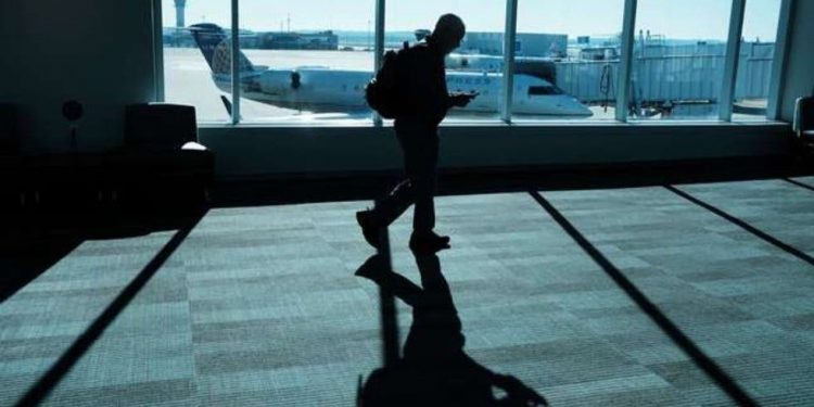 Levanta Estados Unidos alerta de viaje mundial por el COVID-19