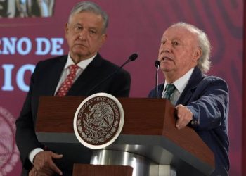 Víctor Manuel Toledo renuncia a la Semarnat