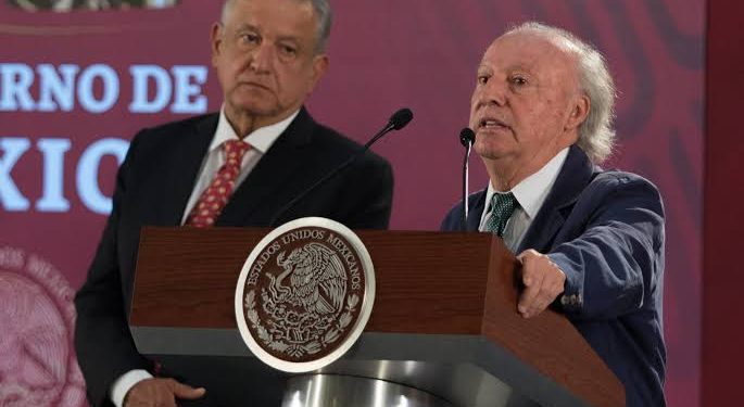 Víctor Manuel Toledo renuncia a la Semarnat