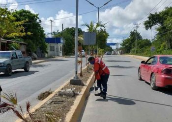 Realiza Ayuntamiento de Isla Mujeres acciones de limpieza en Zona Continental