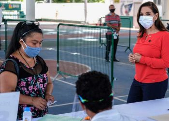 En Cancún Mara Lezama cumple con el pago de becas