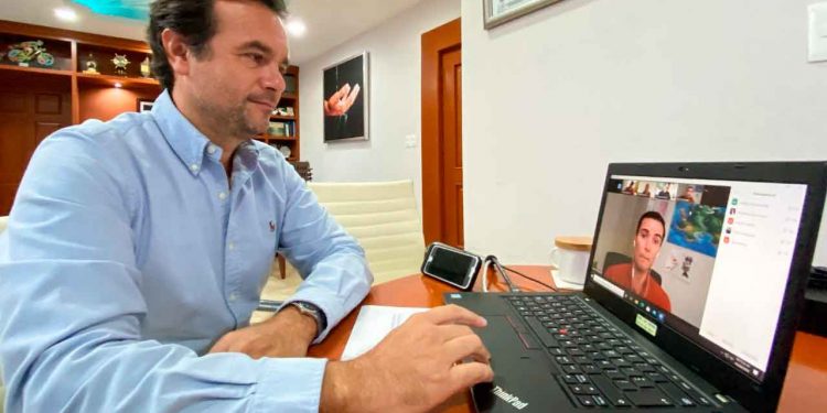 Alcalde de Cozumel estrecha comunicación con cruceristas para un retorno seguro