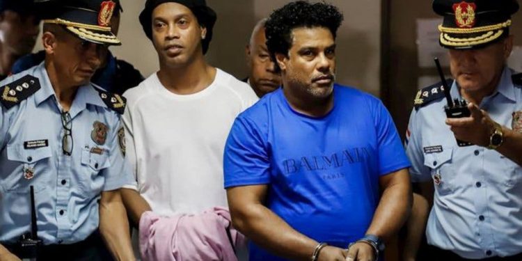Ronaldinho se declararía culpable para conseguir la libertad