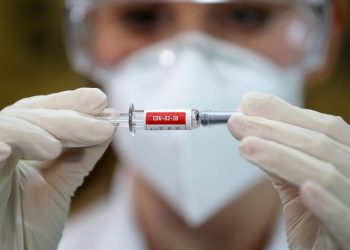 EU desarrolla cepa de COVID-19 para ensayos con humanos