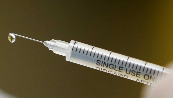 Infectarán de covid-19 a voluntarios para probar vacunas