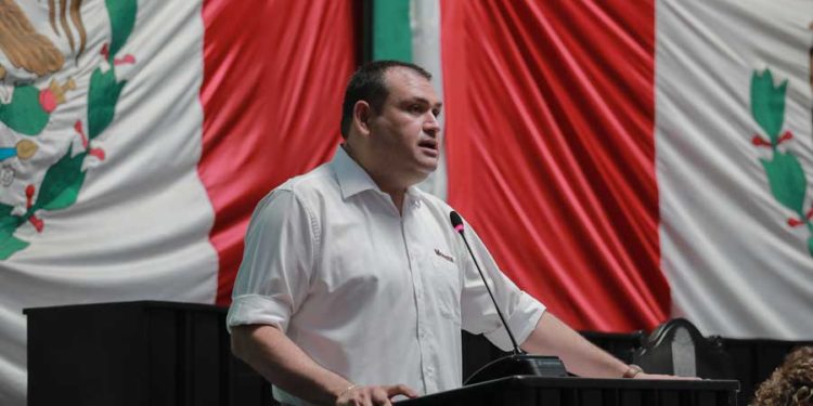 Exhorta Congreso a regularizar salarios de químicos del sector salud