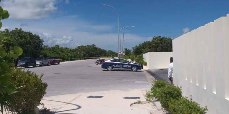 Ejecutan a un hombre a las afueras de un hotel en Punta Sam