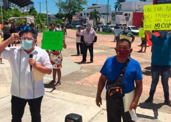 Manifestantes le amargan Informe al Othoniel Segovia en Chetumal