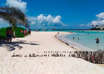 Sin incidentes reporta Zofemat en el primer día de playas abiertas en Isla Mujeres