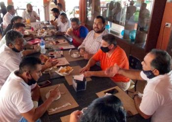 Socios Taxistas de Isla Mujeres esperan convocatoria para el cambio de secretario general