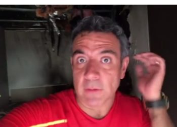 Se incendia el departamento donde el actor Hector Sandarti y su familiar se hospedaban en Cancún