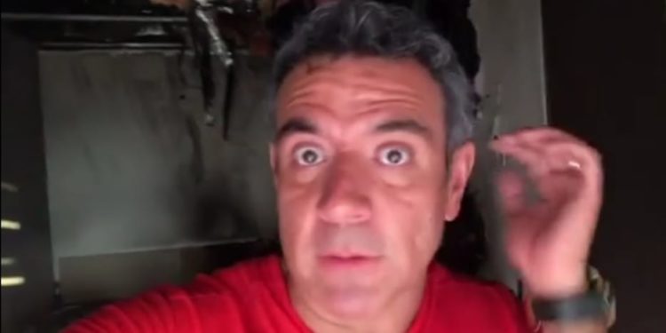 Se incendia el departamento donde el actor Hector Sandarti y su familiar se hospedaban en Cancún