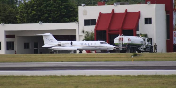 Abandonan avión en aeropuerto de Chetumal, tenía matricula falsa