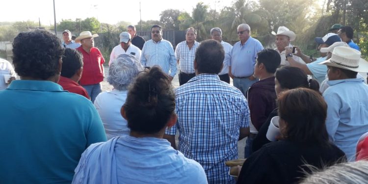 Amanece bloqueado el acceso al ingenio azucarero en Chetumal
