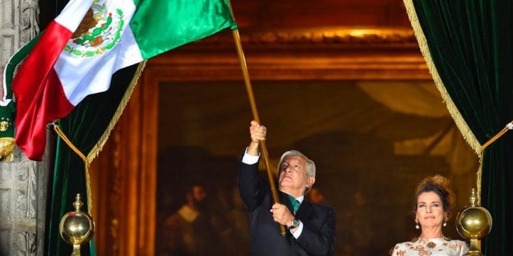 Así fue el grito en Palacio Nacional anoche