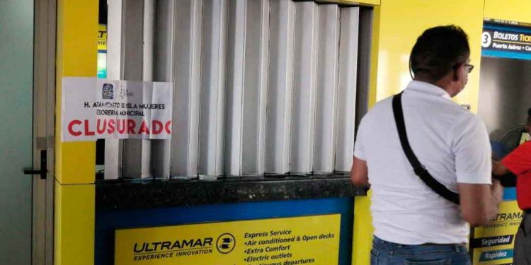 Primera llamada! Clausura Ayuntamiento una ventanilla en taquilla de Ultramar