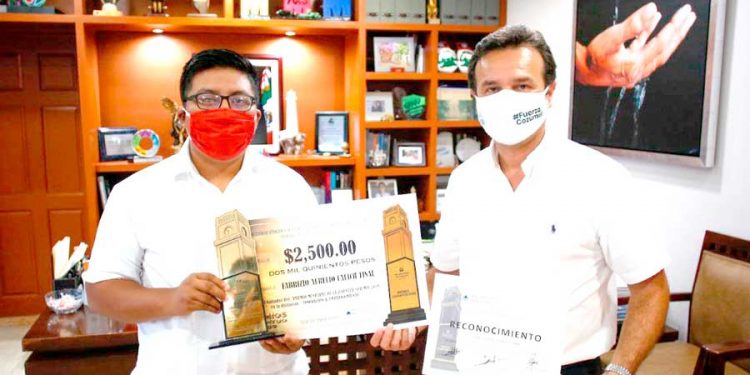 Reconoce Pedro Joaquín talento, dedicación y entrega de la juventud de Cozumel