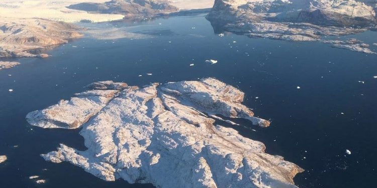 Preocupa la rapidez con la que se derriten las capas de hielo de Groenlandia y la Antártida