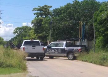 Encuentran a dos ejecutados al interior de un vehículo en Cancún