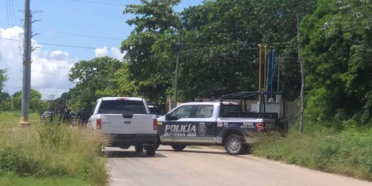 Encuentran a dos ejecutados al interior de un vehículo en Cancún