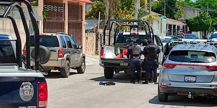 Le meten dos plomazos a su vehículo, pero el dueño se niega a denunciar